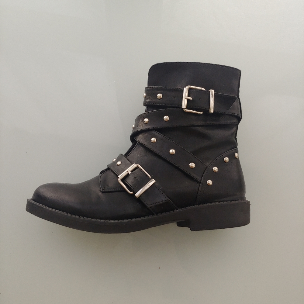 Le Chateau studded moto boots